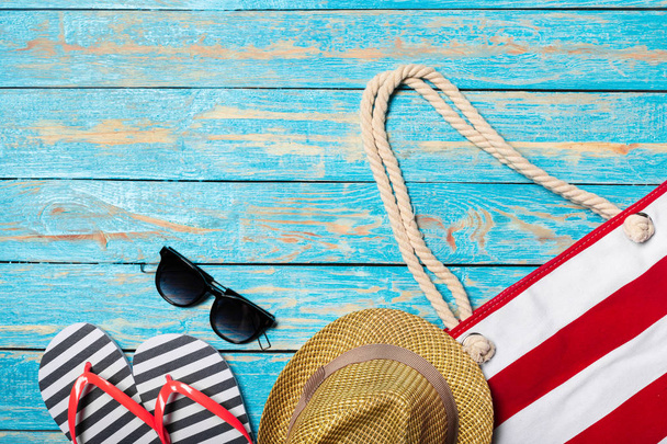 Summer holiday background with beach items - Φωτογραφία, εικόνα