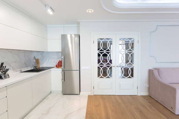 Modern white doors in a room interior - Photo, Image