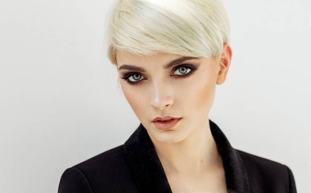 Beauty portrait of fashion blond model with natural skin - Fotó, kép