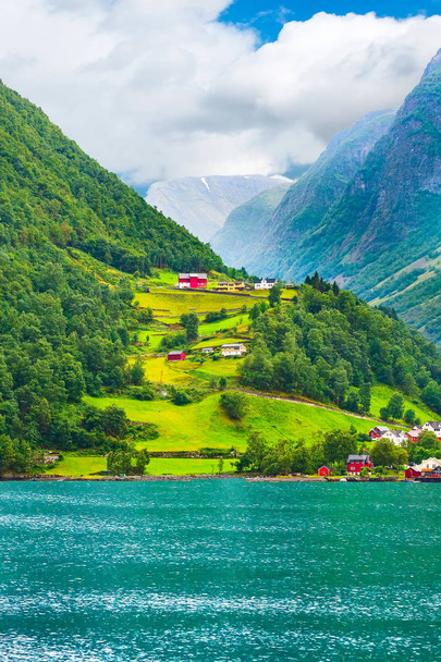 Norveç köyü ve fiyort manzarası - Fotoğraf, Görsel