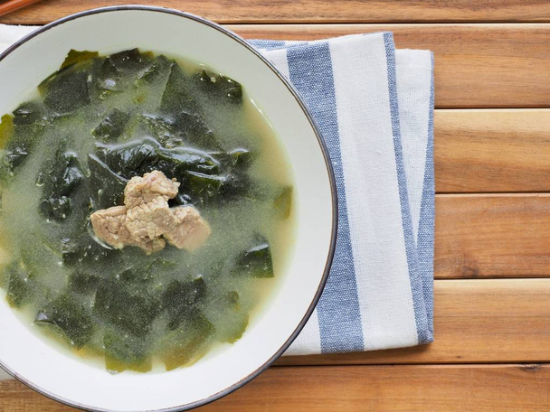 Coréen nourriture boeuf soupe d'algues
 - Photo, image