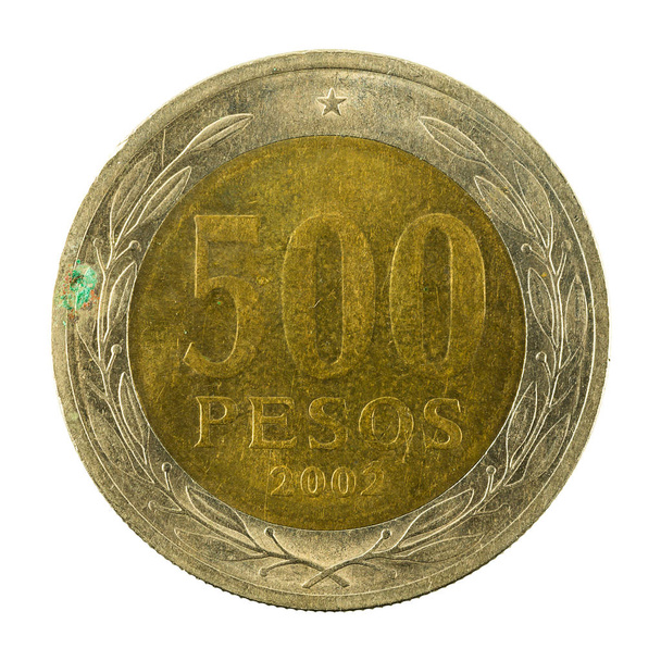 500 чилійських песо монета (2002) лицьова ізольована на білому тлі
 - Фото, зображення