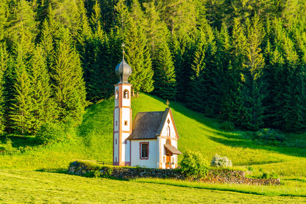 View of the famous small baroque church of St. John of Nepomuk at Ranui in South Tyrol, Italy - 写真・画像