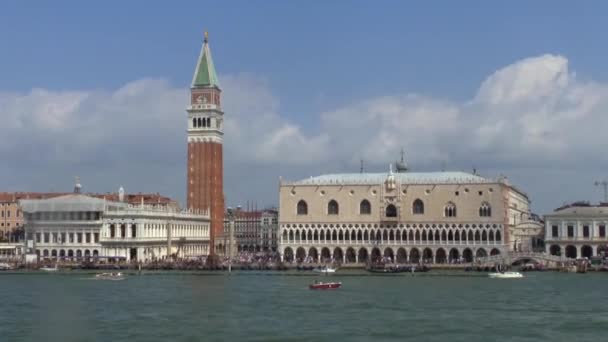 Venecia ciudad desde un barco
 - Metraje, vídeo