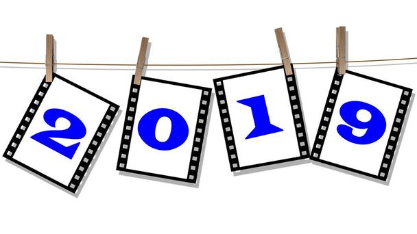 mudança de ano 2019 - Números em tiras de cinema pendurados em uma trela
 - Foto, Imagem