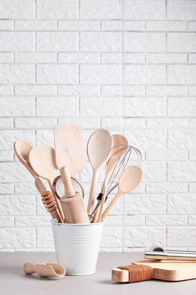 Various kitchen utensils on white background - Foto, afbeelding