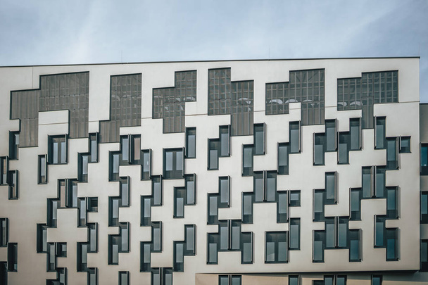 The modern facade of Vienna University of Business and Economics - Фото, зображення