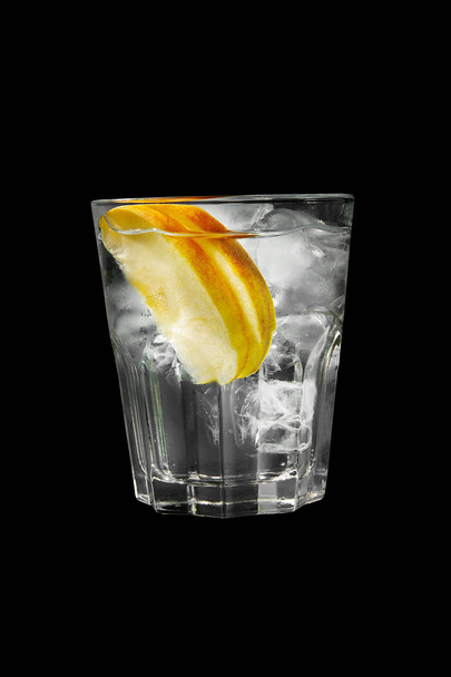 Summer cocktail on isolated black background - Foto, Imagen
