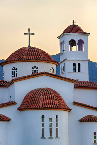 Kreikan ortodoksinen kirkko Platamonasissa, Kreikka
 - Valokuva, kuva
