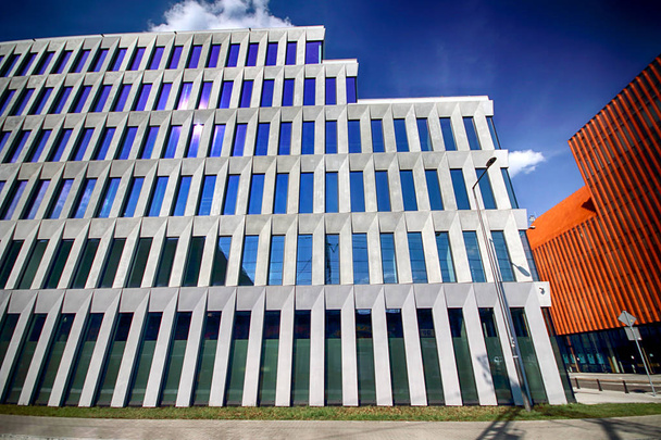 WROCLAW, POLAND - AUGUST 19, 2018: Retro Office House (built in 2016-2018) in Wroclaw. Architects: Kurylowicz & Associates, Investor: LC Corp, Wroclaw, Poland. - Fotografie, Obrázek