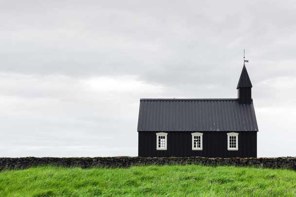 Black wooden church Budakirkja - Foto, Imagem