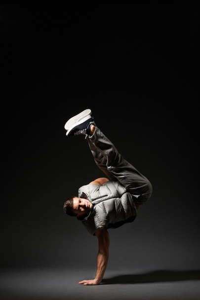 hűvös break táncos állva befagyasztásáról - Fotó, kép