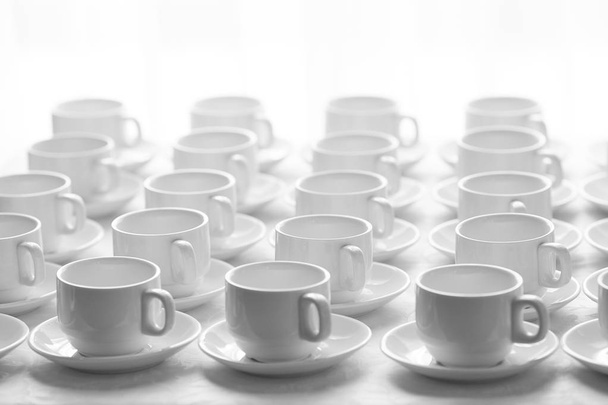 Many rows of pure white cup (Black and white). - Foto, Imagem