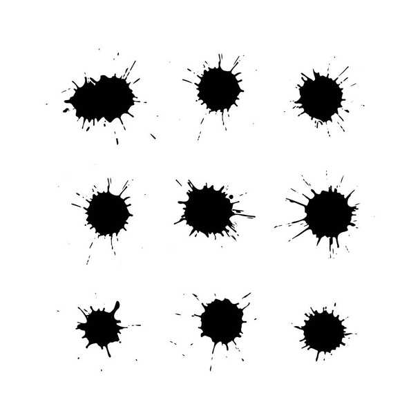 Μαύρο μελάνι blots απομονώνονται σε λευκό φόντο. Πιτσιλιές υφή. - Διάνυσμα, εικόνα