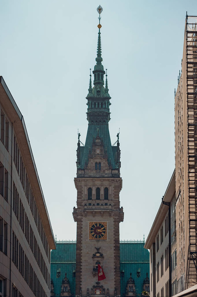 The clock tower of Rathaus - the Hamburg City Hall, Germany - 写真・画像