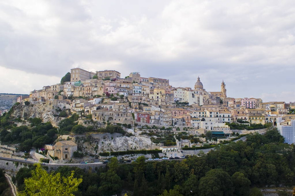 Вид на Рагузу, Сицилия в Италии
 - Фото, изображение