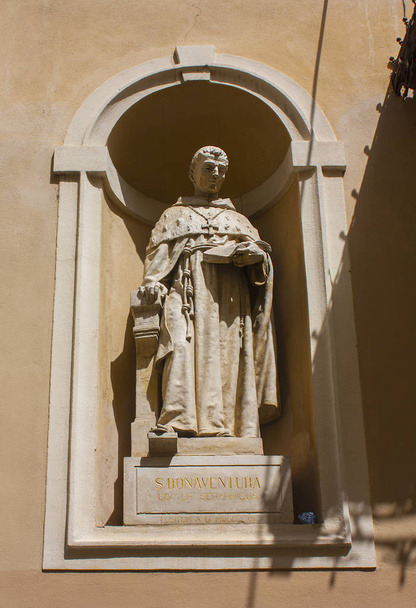 Eslovenia, Liubliana - 19 de junio de 2018: Estatua de San Bonaventura en la Catedral de San Nicolás de Eslovenia Liubliana
 - Foto, Imagen