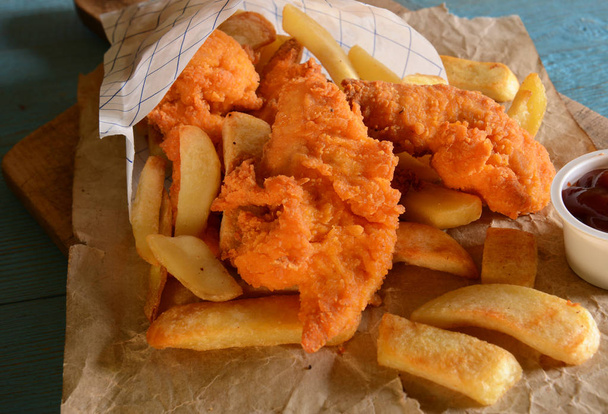Жареная рыба и чипсы
 - Фото, изображение