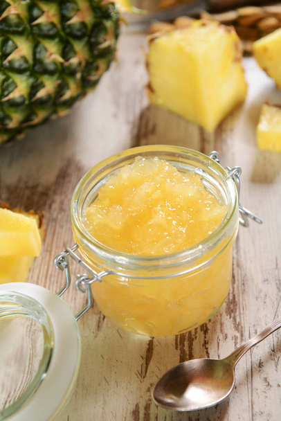 zelfgemaakte ananas jam - Foto, afbeelding