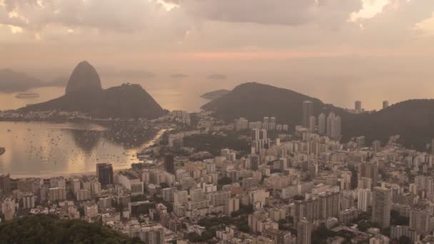 Проміжок часу сходу сонця в Ботафого Bay і Цукрова Голова в Ріо-де-Жанейро - Кадри, відео