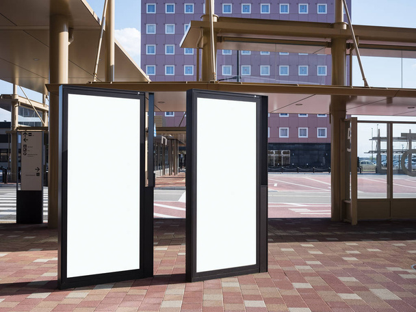 Lege mock licht doos instellen verticale sjabloon teken staan buiten openbaar gebouw - Foto, afbeelding