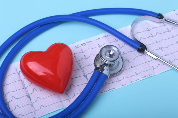 Blank RX Prescription, stethoscope and red heart. concept for Healthcare And Medicine. - Foto, Bild