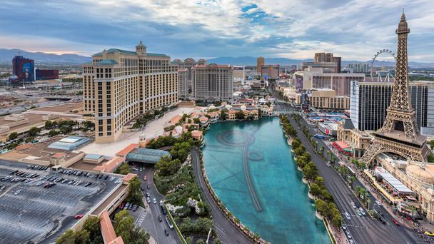 Vista aérea da tira de Las Vegas em 25 de julho de 2017 em Las Vegas, Nevada. The Vegas Strip é o lar dos maiores hotéis e casinos do mundo
. - Foto, Imagem