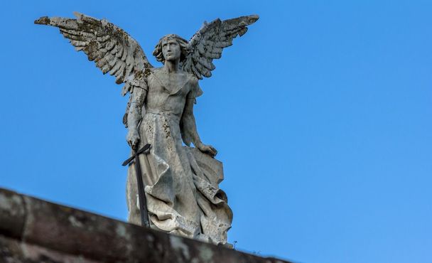 Статую Архангела
 - Фото, зображення