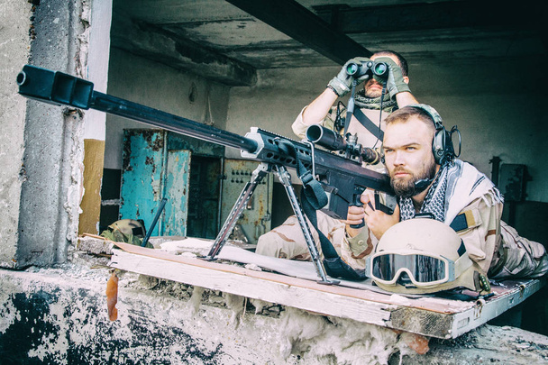 Mesterlövész csapat nagy kaliberű puska csapda - Fotó, kép