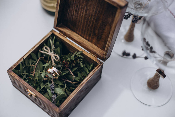 Wedding rings ceremony. jewelry, love, gold, marriage, celebration - Fotografie, Obrázek