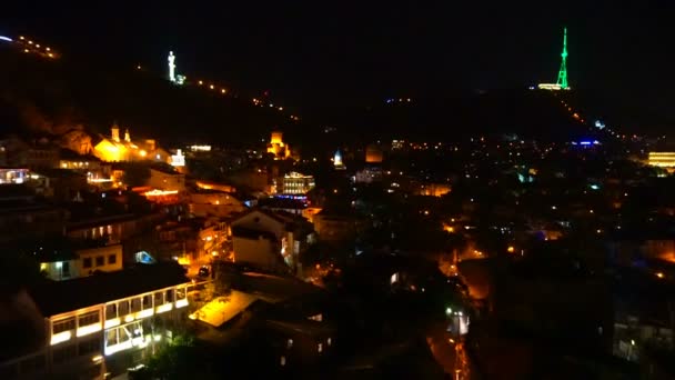 Panorama miasta kolorowe noc od stacji kolejki linowej - Materiał filmowy, wideo