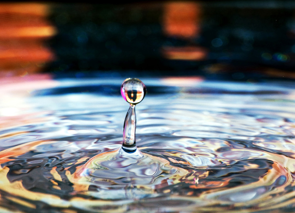 Muticolored краплі води
 - Фото, зображення