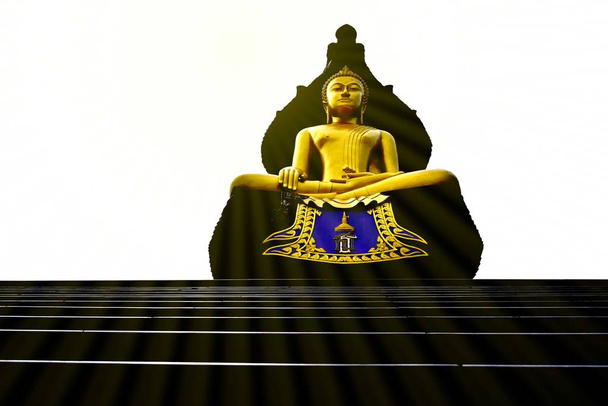 Permanece hasta una estatua grande del buddha sentado en el templo de Thai aislado sobre fondo blanco. - Foto, imagen