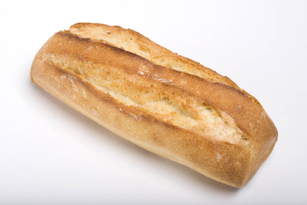 Francia baguette elszigetelt fehér alapon. - Fotó, kép