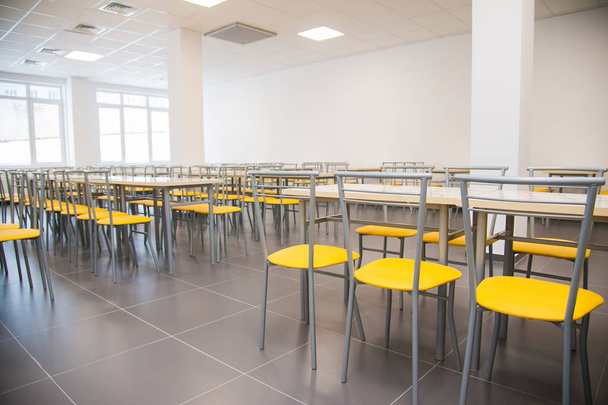 Moderno edificio de la escuela nueva. Cafetería en la escuela moderna
 - Foto, Imagen