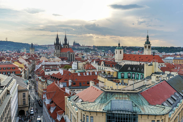 Widok od Starego Miasta w Pradze, w godzinach wieczornych - Zdjęcie, obraz