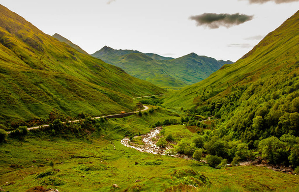 Természet Highlands hiteles táj Kyle Glenshiel túraútvonalak Skócia Utazás - Fotó, kép