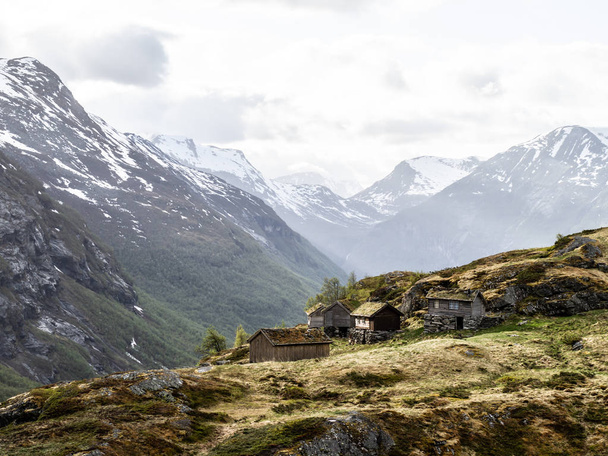 Old cabins in West Norway Geiranger - Φωτογραφία, εικόνα