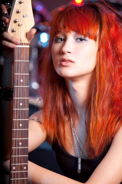 Beautiful woman with musical instrument - Foto, Bild