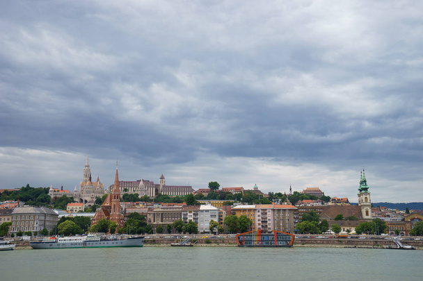 City of Budapest at Danube River in Hungary, Buda side cityscape. - Foto, Imagem