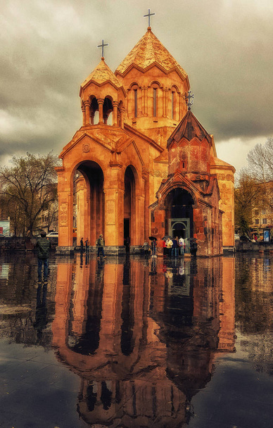 エレバン, アルメニア - 2017 年 4 月 9 日: エレバンの聖アン教会の教会。アルメニア - 写真・画像