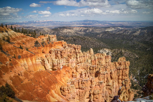 A híres telek a Bryce Canyon Nemzeti Park természeti rock kialakulása - Fotó, kép