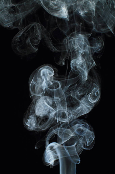 Bílá textura kouře na černém pozadí - Fotografie, Obrázek