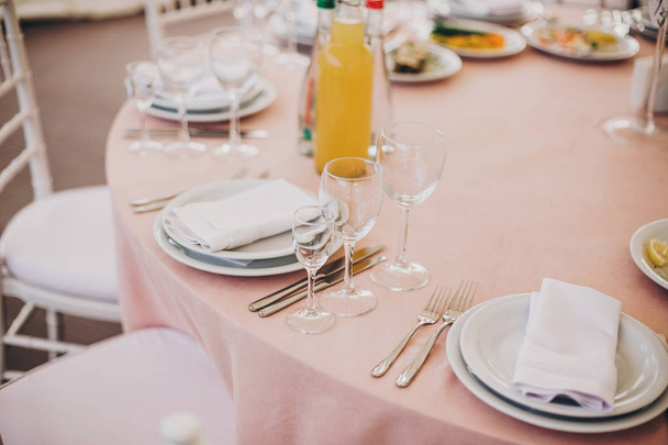 modern wedding reception. pink and white wedding setting - Photo, image