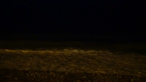 olas nocturnas en el mar negro
 - Imágenes, Vídeo