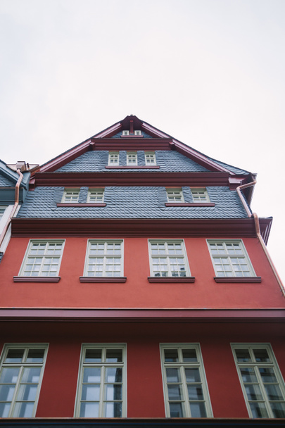 χαμηλή γωνία προβολής του κτηρίου σε Φρανκφούρτη στον Μάιν, Γερμανία  - Φωτογραφία, εικόνα