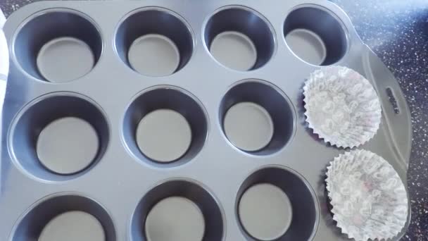 Stap voor stap. Vanille cupcakes bakken - Video