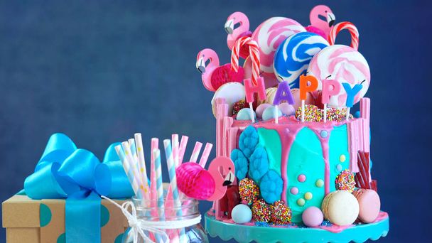 On trend candyland fantasy drip novelty birthday cake - Fotoğraf, Görsel