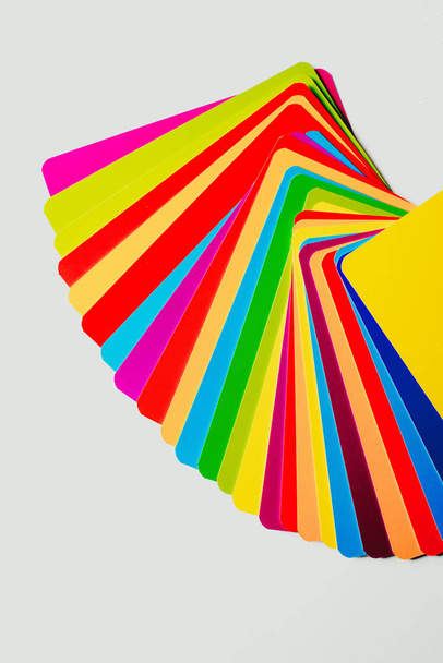 Complete gids kleur grafiek karren - Foto, afbeelding