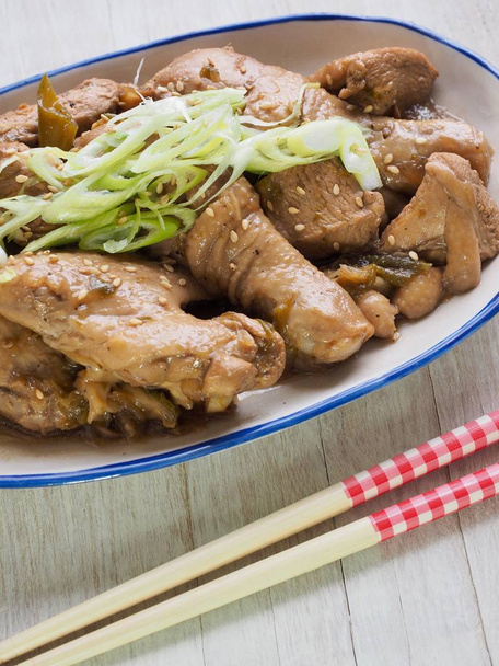 Asijské jídlo dušené kuře s sójové omáčky - Fotografie, Obrázek